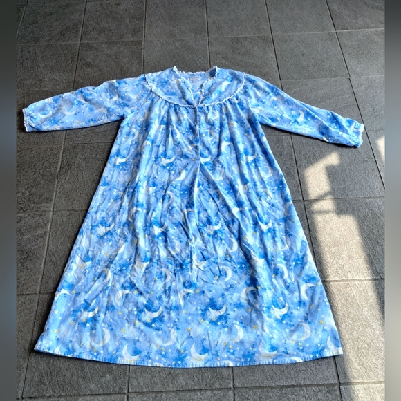 Lang of Salz Lung Women 1X Sleeping Moon And Stars Celestial Flannel Nightgown - Picture 3 of 12